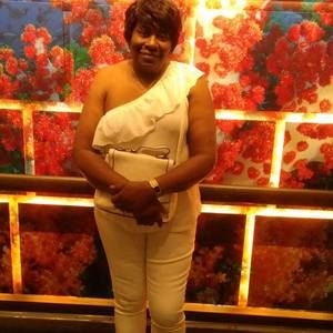 Meet your Posher, Launa